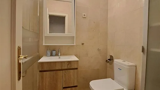 Rooms in Madrid Centro - photo 2
