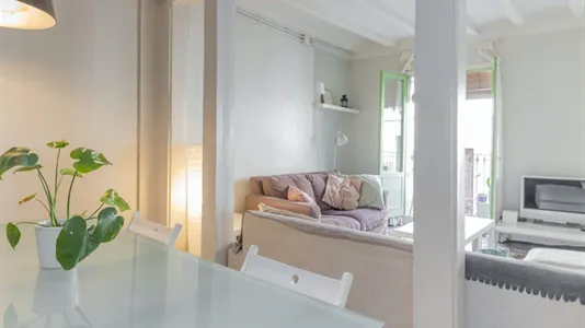 Rooms in Barcelona Ciutat Vella - photo 10