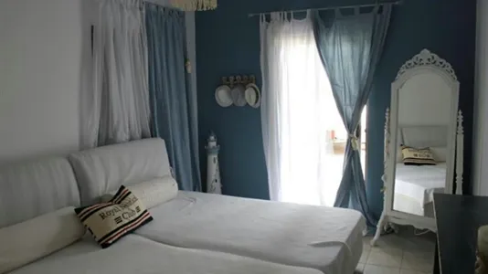 Houses in Loutraki-Agioi Theodoroi - photo 5