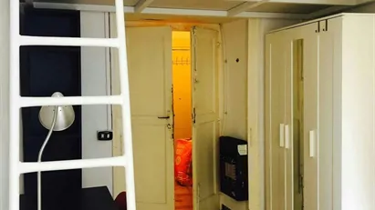 Room for rent in Napoli Municipalità 2, Naples