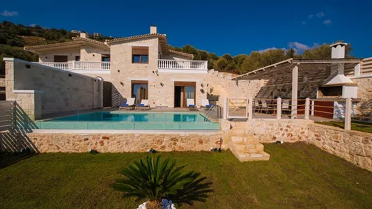 Houses in Heraklion - photo 4