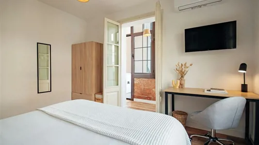 Rooms in Barcelona Eixample - photo 3