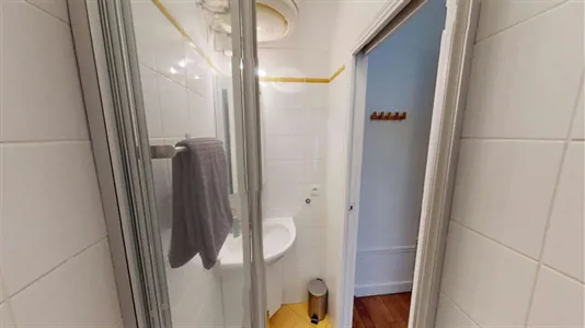 Rooms in Paris 16éme arrondissement (North) - photo 2