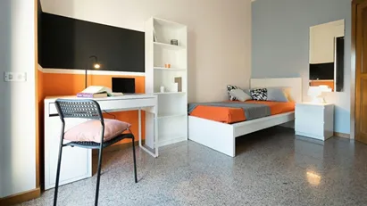 Room for rent in Lecco, Lombardia