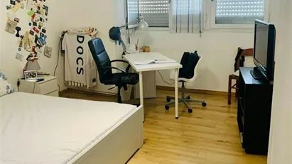 Room for rent in Milano Zona 8 - Fiera, Gallaratese, Quarto Oggiaro, Milan