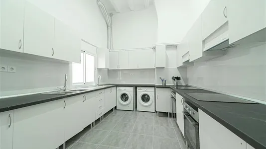 Rooms in Barcelona Ciutat Vella - photo 7