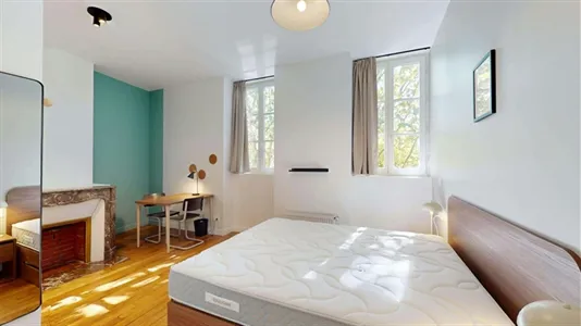 Rooms in Saint-Denis - photo 9