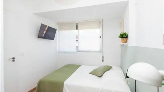 Rooms in Valencia Extramurs - photo 1