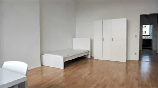 Rooms in Berlin Charlottenburg-Wilmersdorf - photo 1