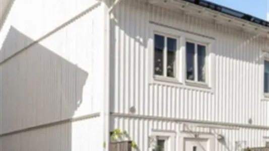 Houses in Örebro - photo 2