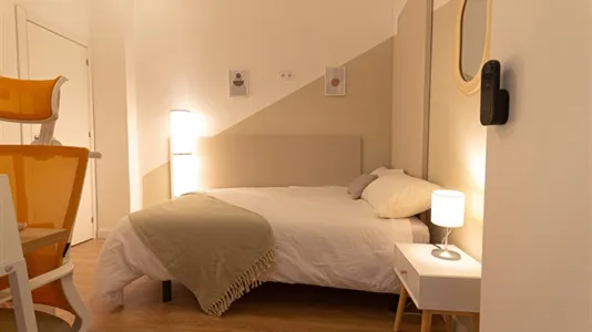 Rooms in Barcelona Ciutat Vella - photo 4