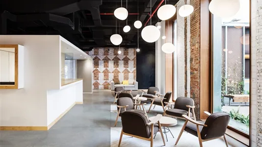 Rooms in Barcelona Ciutat Vella - photo 8