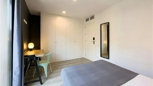 Rooms in Barcelona Ciutat Vella - photo 4