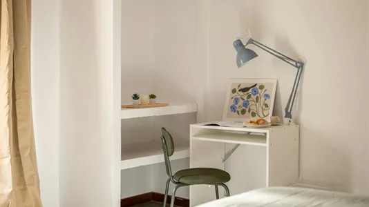 Rooms in Barcelona Ciutat Vella - photo 4