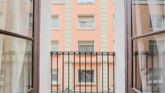 Rooms in Barcelona Eixample - photo 4