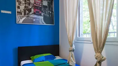 Room for rent in Milano Zona 6 - Barona, Lorenteggio, Milan