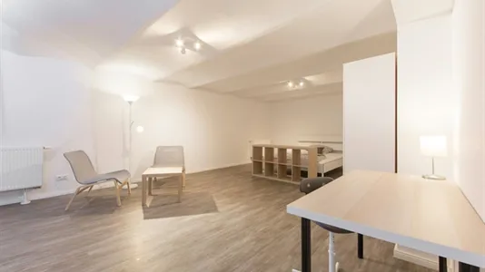 Rooms in Location is not specified - photo 1