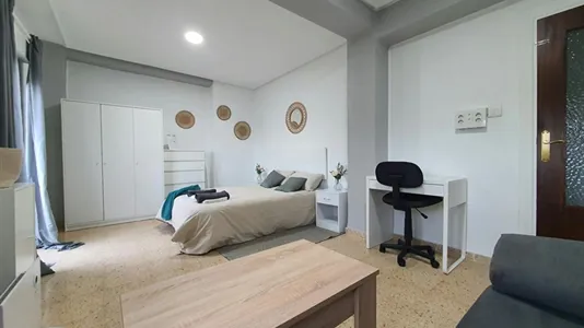 Apartments in Valencia Extramurs - photo 10