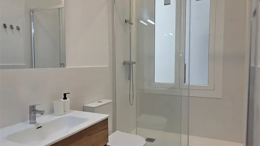 Rooms in Barcelona Eixample - photo 10