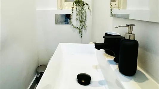 Rooms in Madrid Salamanca - photo 10