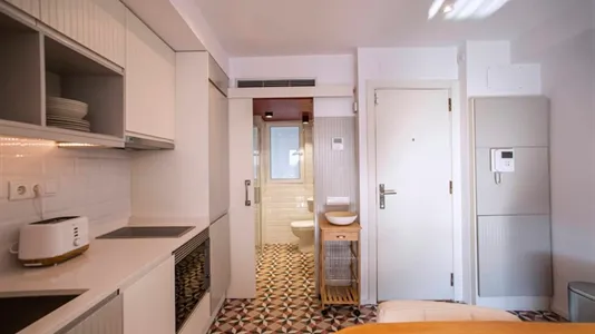 Apartments in Barcelona Ciutat Vella - photo 4