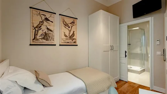 Rooms in Barcelona Ciutat Vella - photo 2