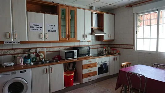 Rooms in Getafe - photo 7