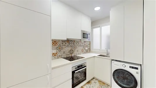 Rooms in Barcelona Sants-Montjuïc - photo 6