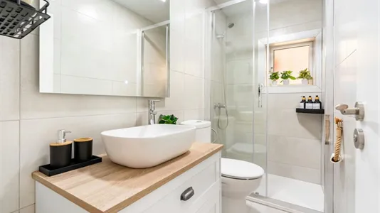 Rooms in Barcelona Sants-Montjuïc - photo 9