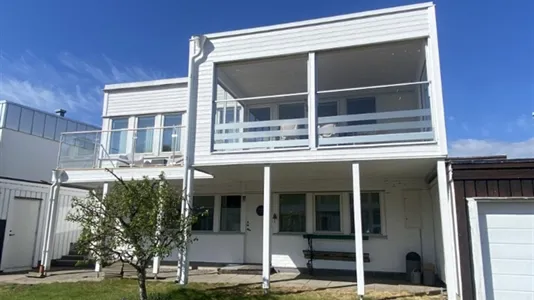 Houses in Norrköping - photo 1