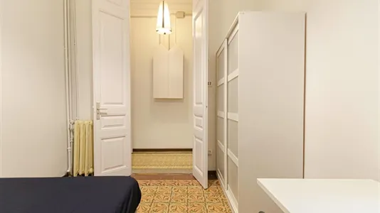 Rooms in Barcelona Eixample - photo 5