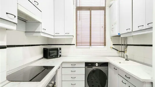 Rooms in Madrid Centro - photo 8