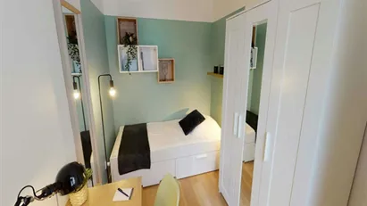 Room for rent in Paris 8ème arrondissement, Paris