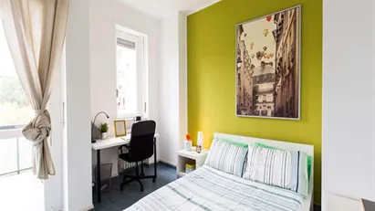 Room for rent in Buccinasco, Lombardia