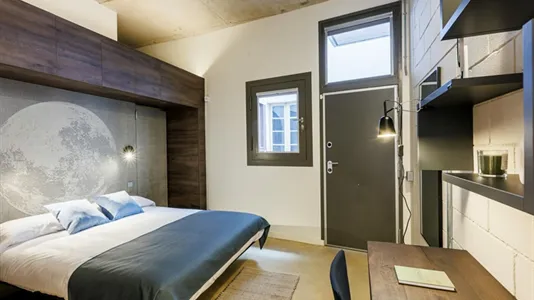 Apartments in Barcelona Ciutat Vella - photo 10