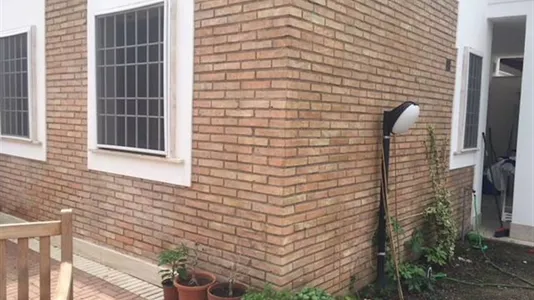 Houses in Pomezia - photo 8