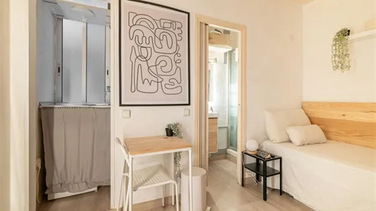 Apartments in Barcelona Eixample - photo 3