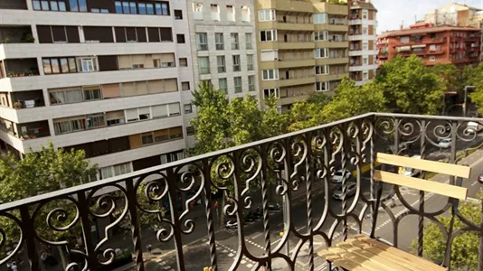 Rooms in Barcelona Eixample - photo 1