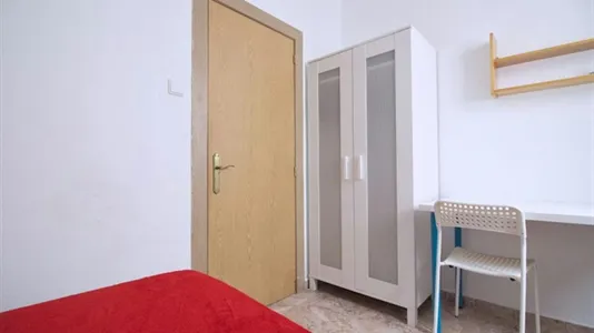 Rooms in el Camí de Vera - photo 1