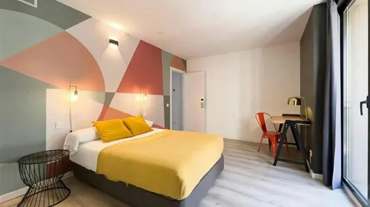 Rooms in Barcelona Ciutat Vella - photo 3