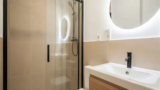 Rooms in Madrid Centro - photo 8