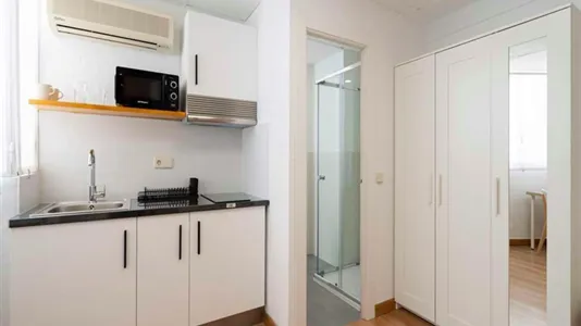 Rooms in Madrid Chamartín - photo 9