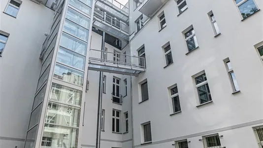 Rooms in Berlin Friedrichshain-Kreuzberg - photo 9