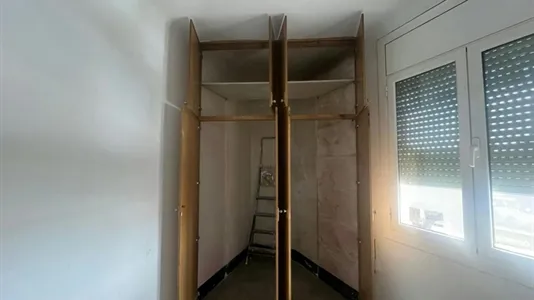 Rooms in Manresa - photo 3