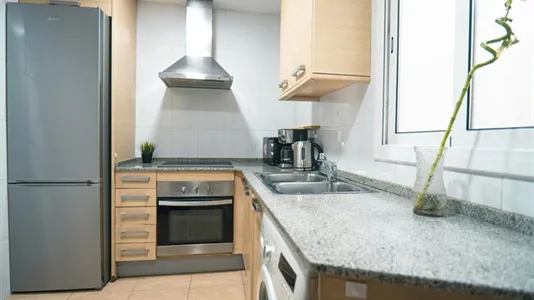 Rooms in Barcelona Ciutat Vella - photo 8