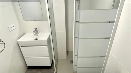 Rooms in el Camí de Vera - photo 4