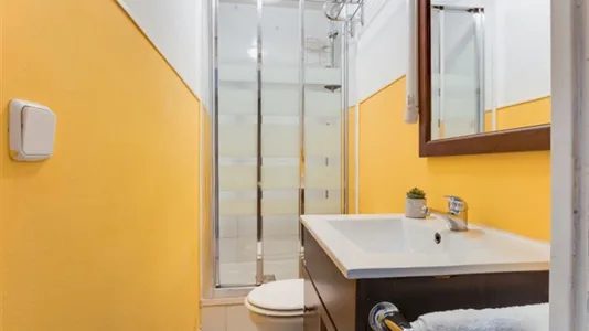 Rooms in Madrid Centro - photo 9