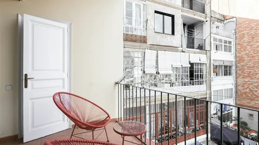 Apartments in Barcelona Eixample - photo 2