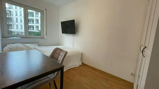 Rooms in Frankfurt Innenstadt II - photo 2