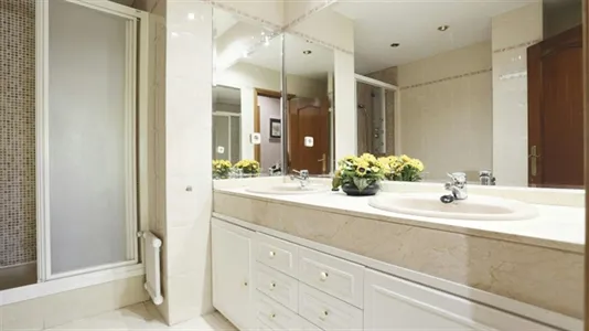 Rooms in Madrid Chamartín - photo 9